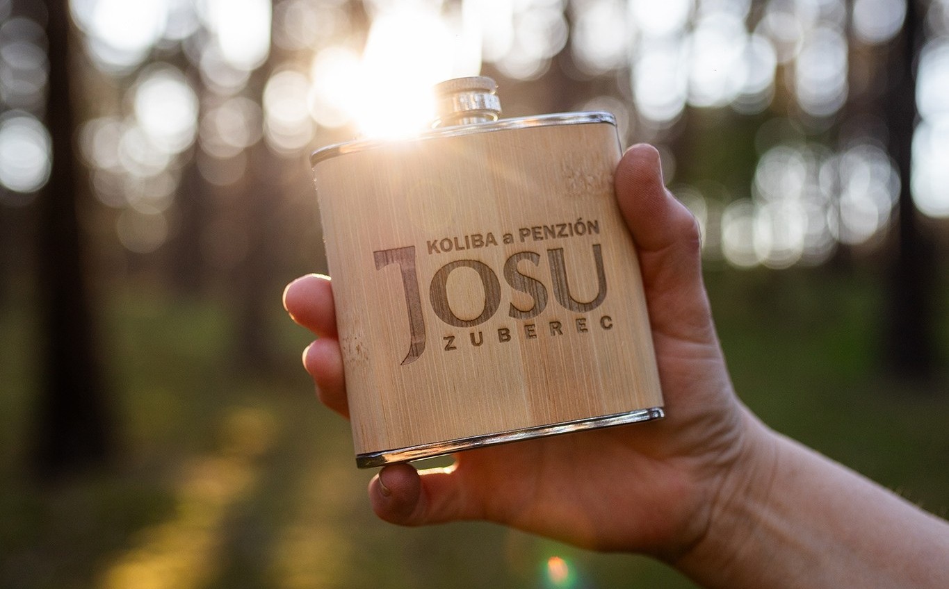 Dárková placatka s gravírovaným logem (2)